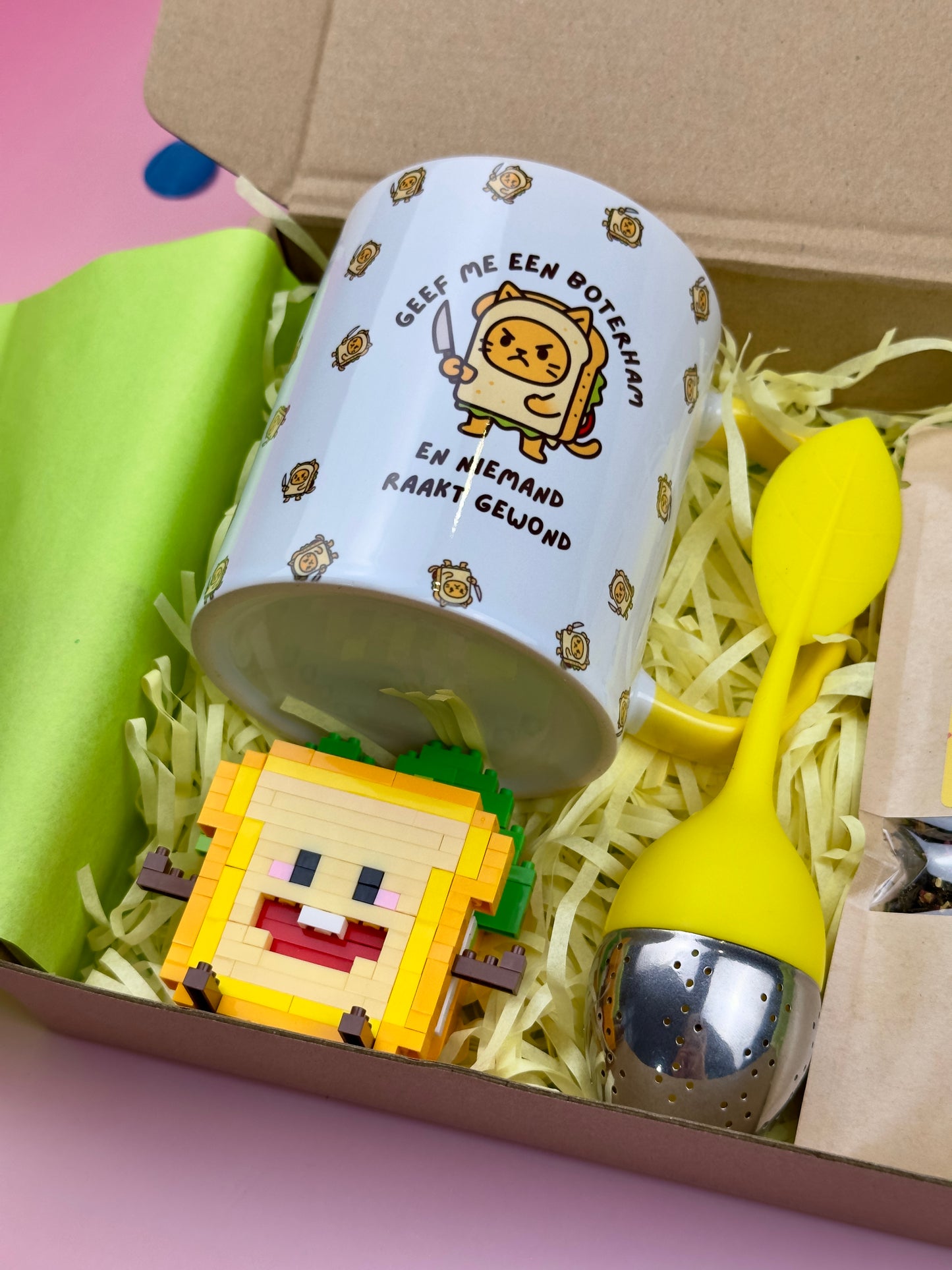 Cozy Sandwich & Tea Box